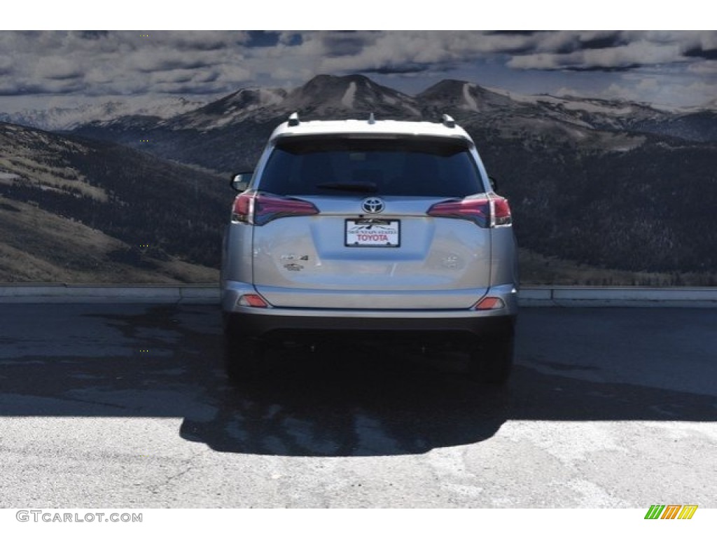 2018 RAV4 LE - Silver Sky Metallic / Black photo #4