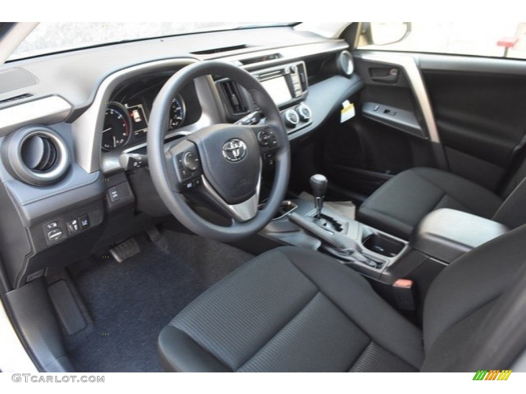 2018 RAV4 LE - Silver Sky Metallic / Black photo #5