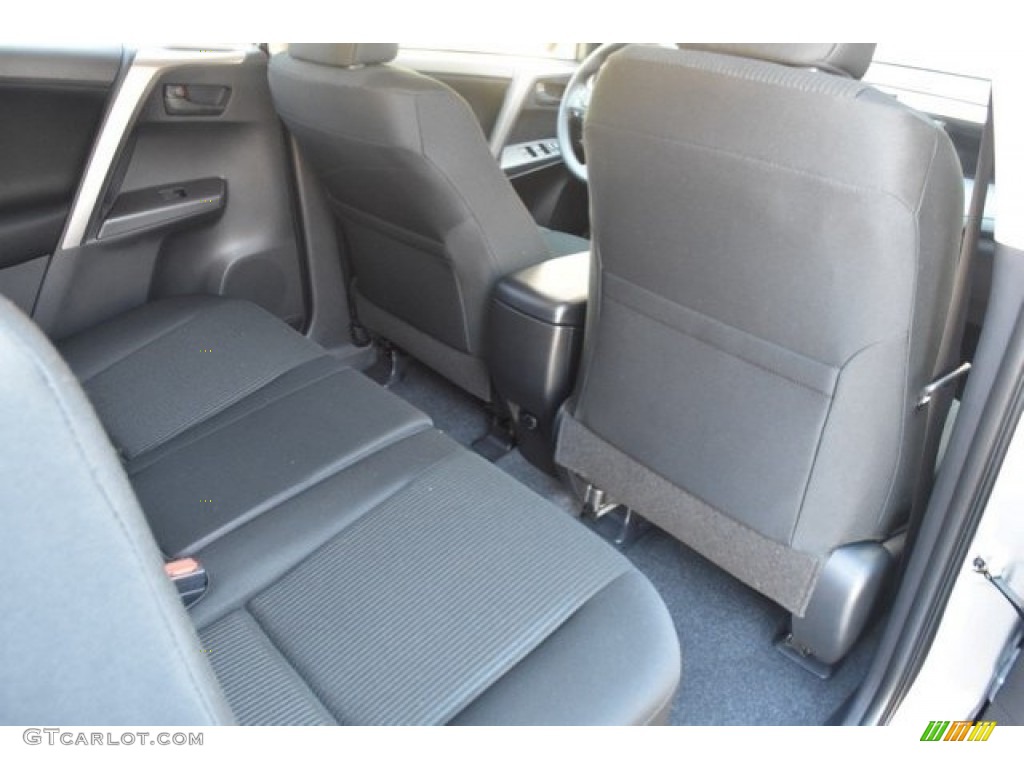 2018 RAV4 LE - Silver Sky Metallic / Black photo #16