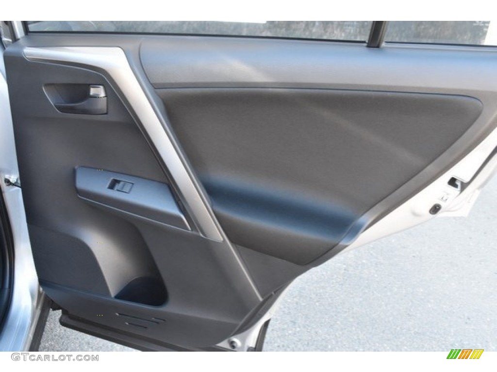 2018 RAV4 LE - Silver Sky Metallic / Black photo #22