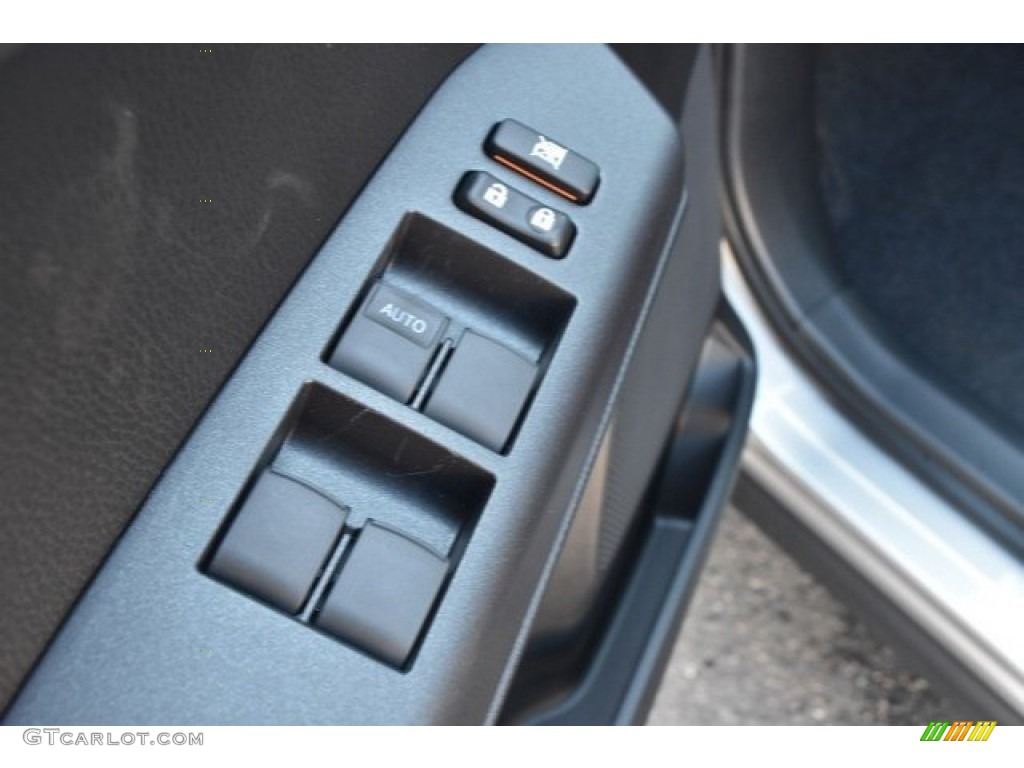 2018 RAV4 LE - Silver Sky Metallic / Black photo #23