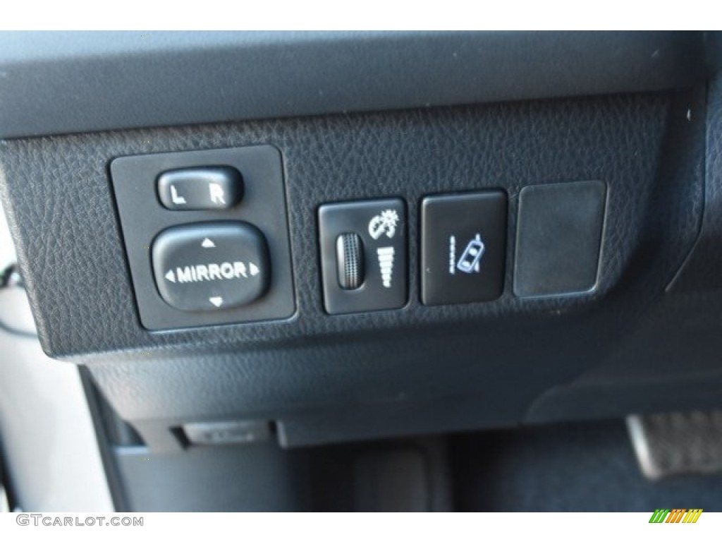 2018 RAV4 LE - Silver Sky Metallic / Black photo #24