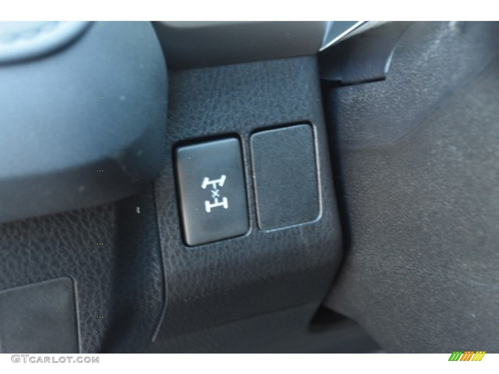 2018 RAV4 LE - Silver Sky Metallic / Black photo #25