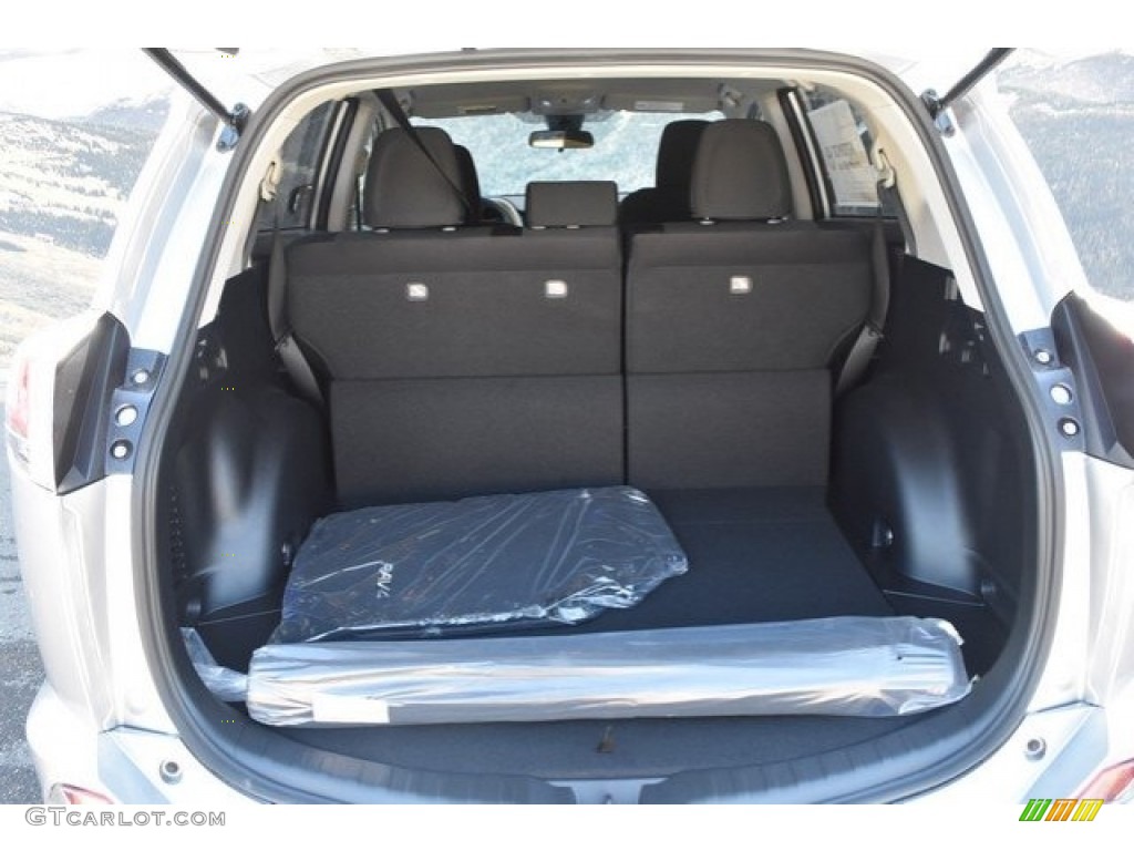 2018 RAV4 LE - Silver Sky Metallic / Black photo #30