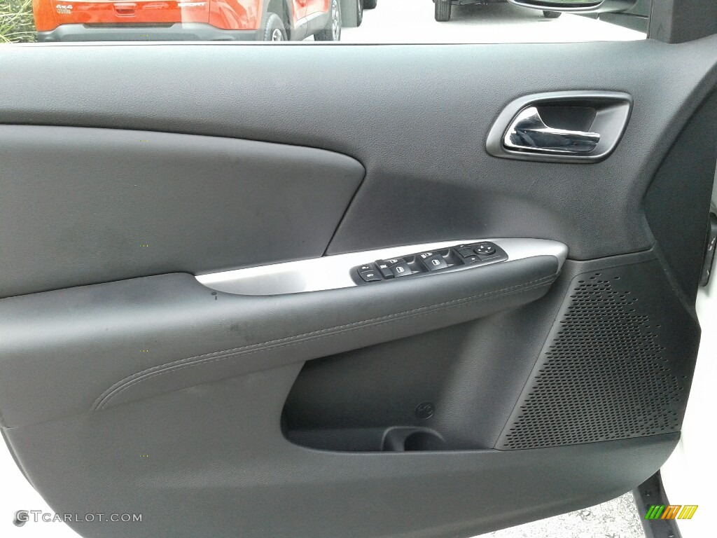 2018 Journey SE - Vice White / Black photo #17