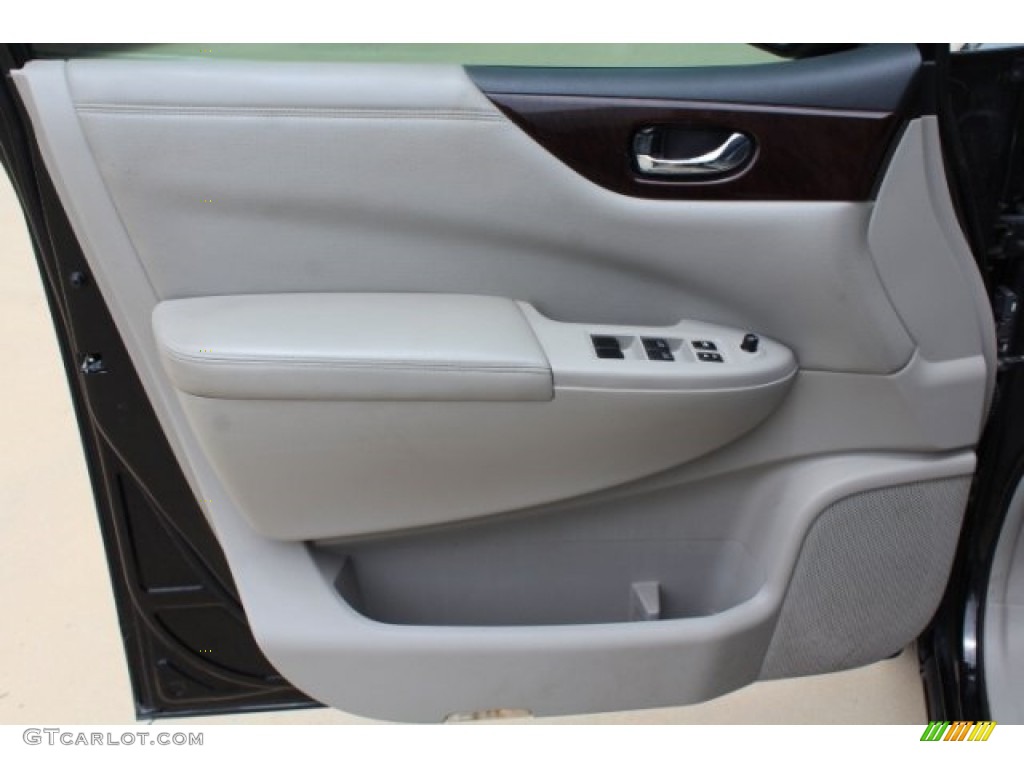 2012 Quest 3.5 SV - Super Black / Gray photo #12