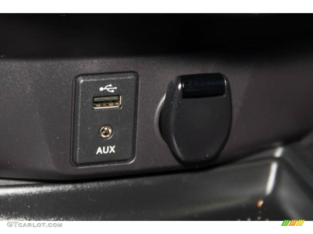 2015 Rogue SV AWD - Super Black / Charcoal photo #16