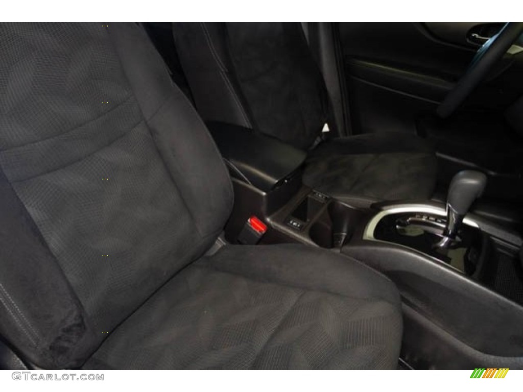 2015 Rogue SV AWD - Super Black / Charcoal photo #23