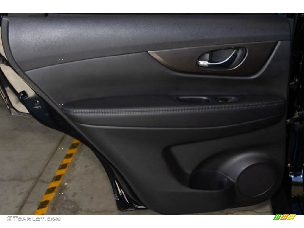 2015 Rogue SV AWD - Super Black / Charcoal photo #30