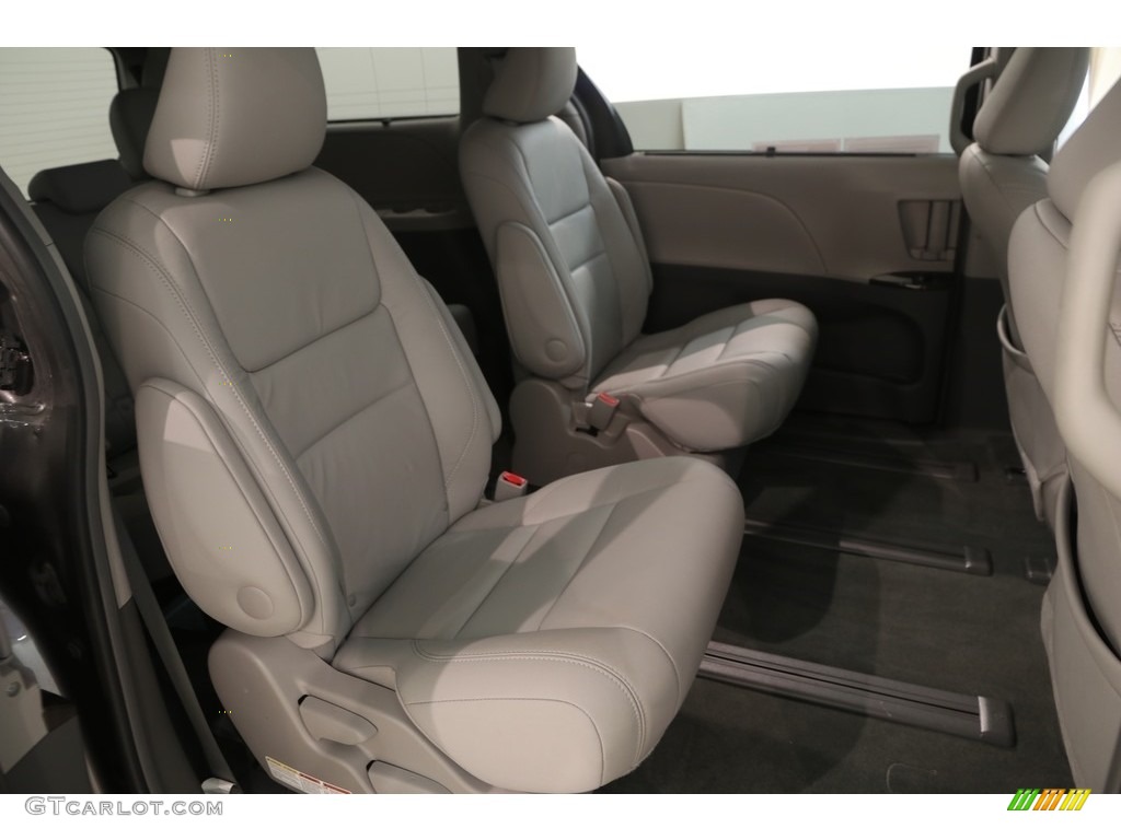 2015 Sienna XLE AWD - Predawn Gray Mica / Ash photo #17