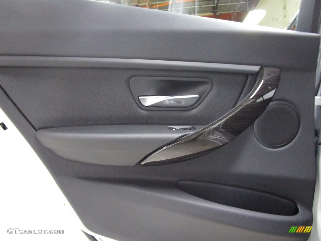 2018 3 Series 320i xDrive Sedan - Glacier Silver Metallic / Black photo #12