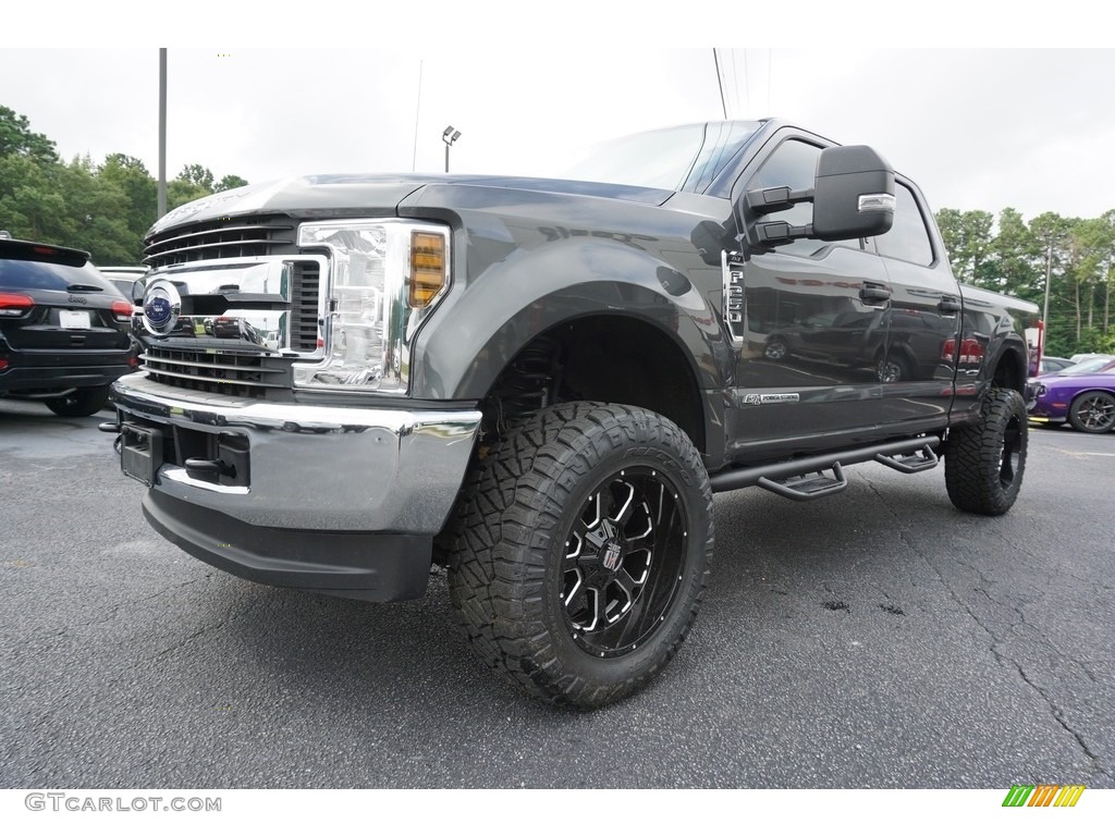 Magnetic 2018 Ford F250 Super Duty XLT Crew Cab 4x4 Exterior Photo #128449307