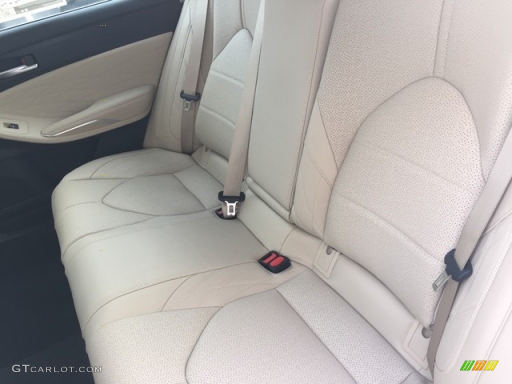 2019 Toyota Avalon Hybrid Limited Rear Seat Photo #128453731