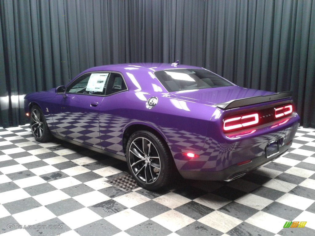 2018 Challenger R/T Scat Pack - Plum Crazy Pearl / Black photo #8