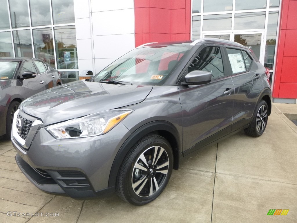Gun Metallic 2018 Nissan Kicks SR Exterior Photo #128457874
