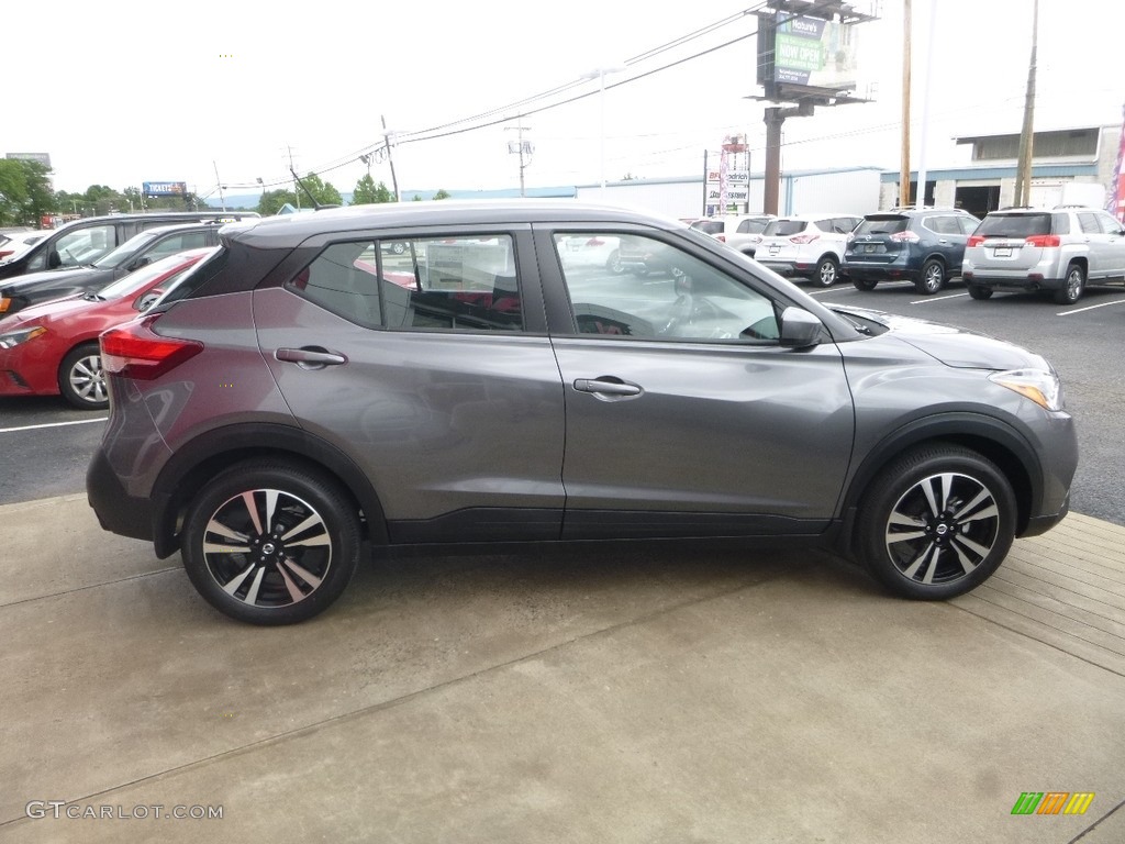 Gun Metallic 2018 Nissan Kicks SR Exterior Photo #128457880