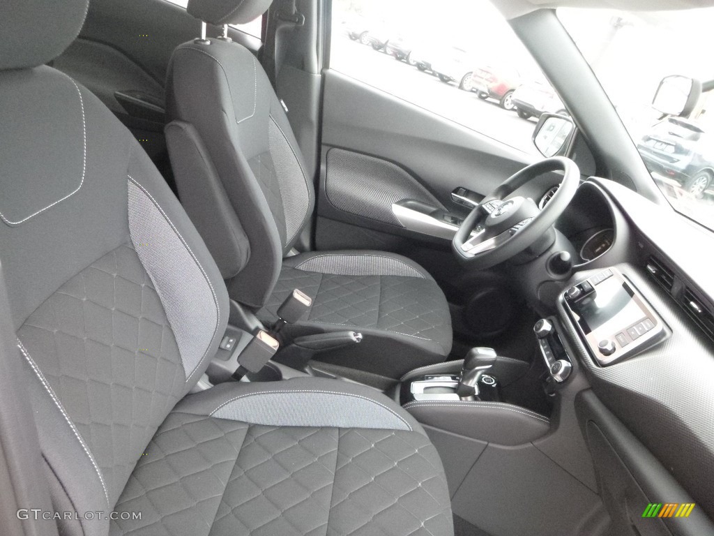2018 Nissan Kicks SR Front Seat Photo #128457889
