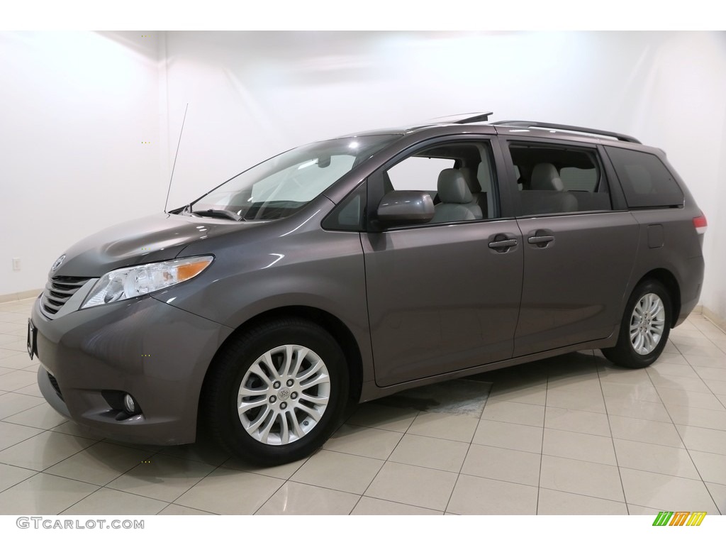 2012 Sienna XLE - Predawn Gray Mica / Light Gray photo #3