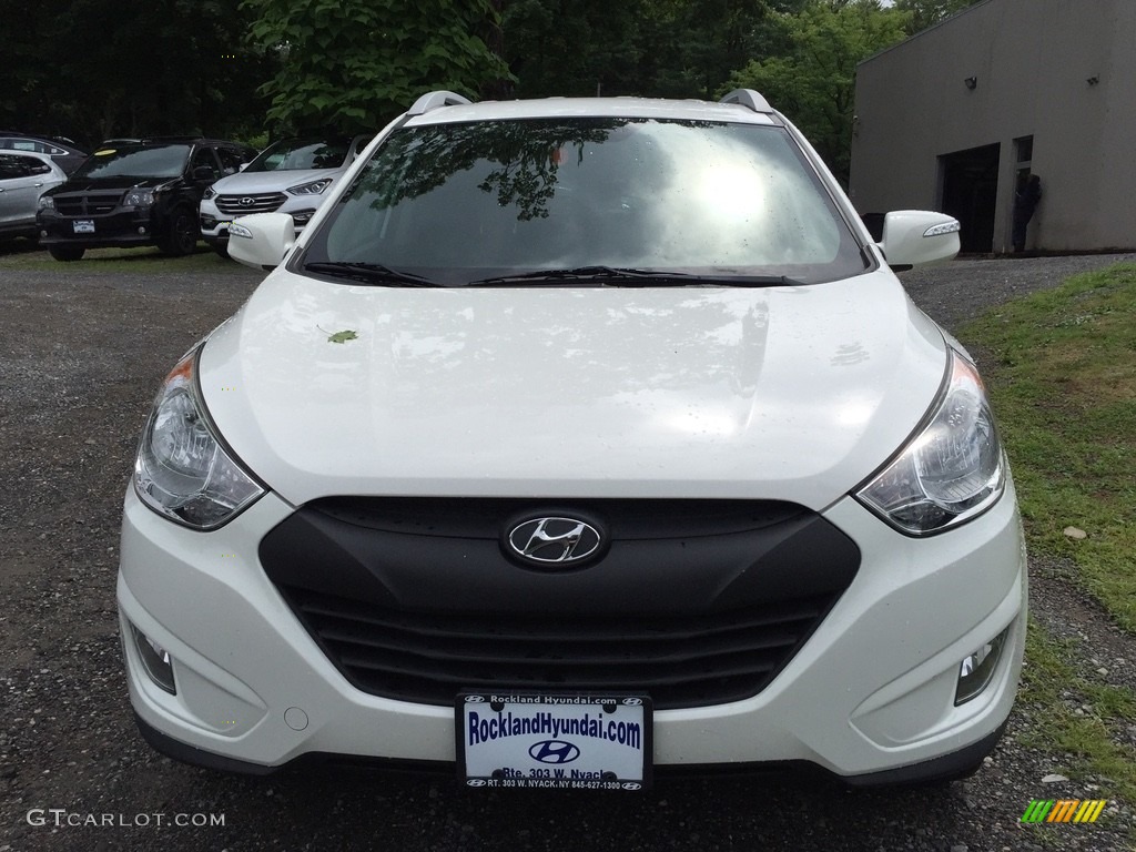 2013 Tucson GLS AWD - Cotton White / Taupe photo #2