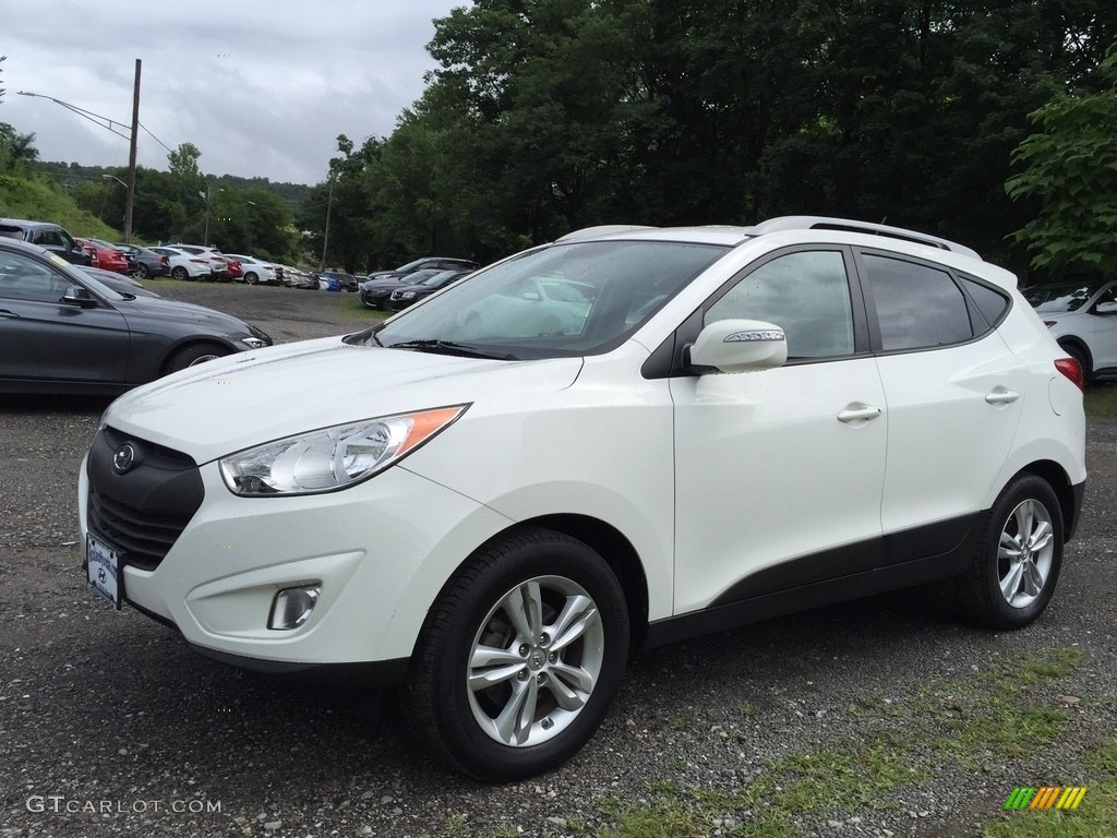 2013 Tucson GLS AWD - Cotton White / Taupe photo #7