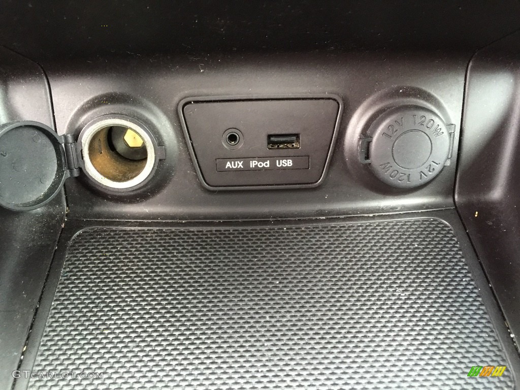 2013 Tucson GLS AWD - Cotton White / Taupe photo #14