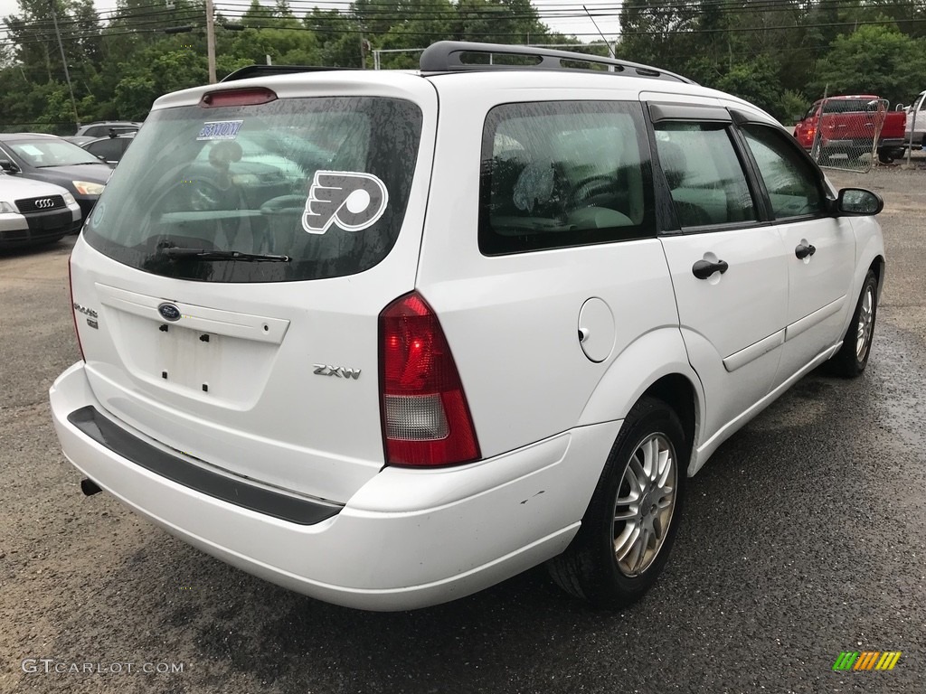 2005 Focus ZXW SES Wagon - Cloud 9 White / Dark Flint/Light Flint photo #8