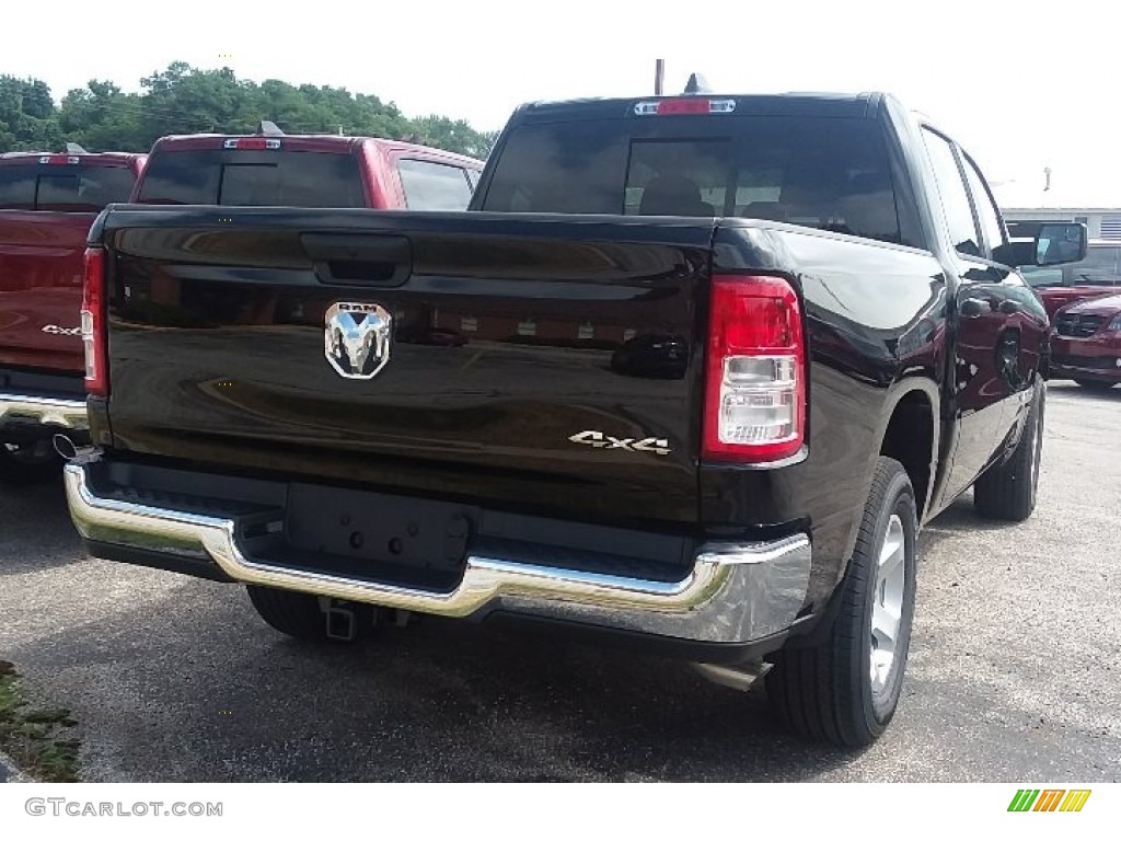 2019 1500 Tradesman Crew Cab 4x4 - Diamond Black Crystal Pearl / Black photo #2