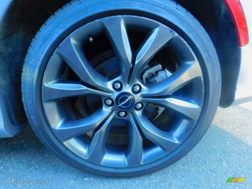 2015 200 S - Billet Silver Metallic / Black photo #34