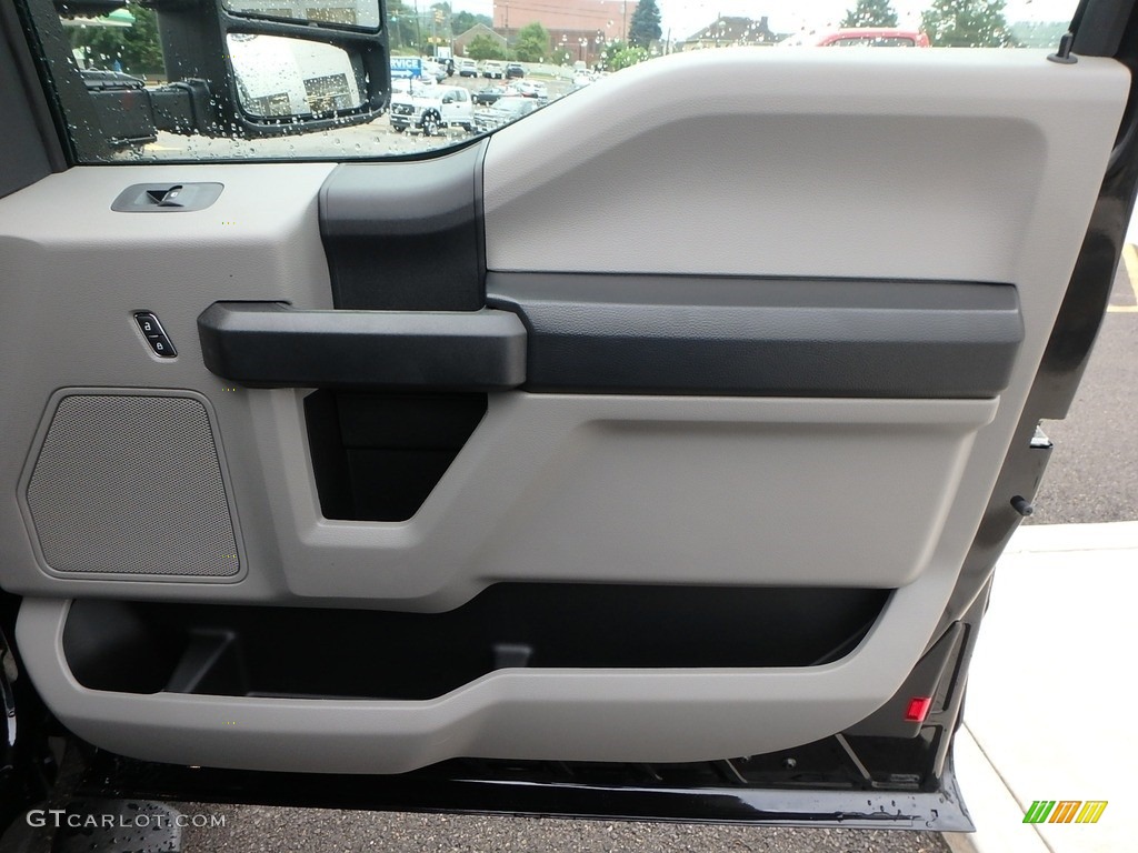 2019 Ford F550 Super Duty XL SuperCab 4x4 Chassis Earth Gray Door Panel Photo #128467979