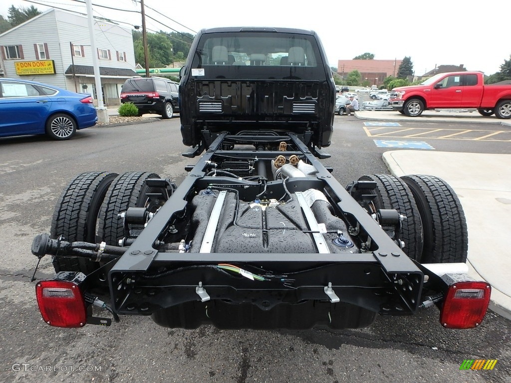 2019 Ford F550 Super Duty XL SuperCab 4x4 Chassis Undercarriage Photos