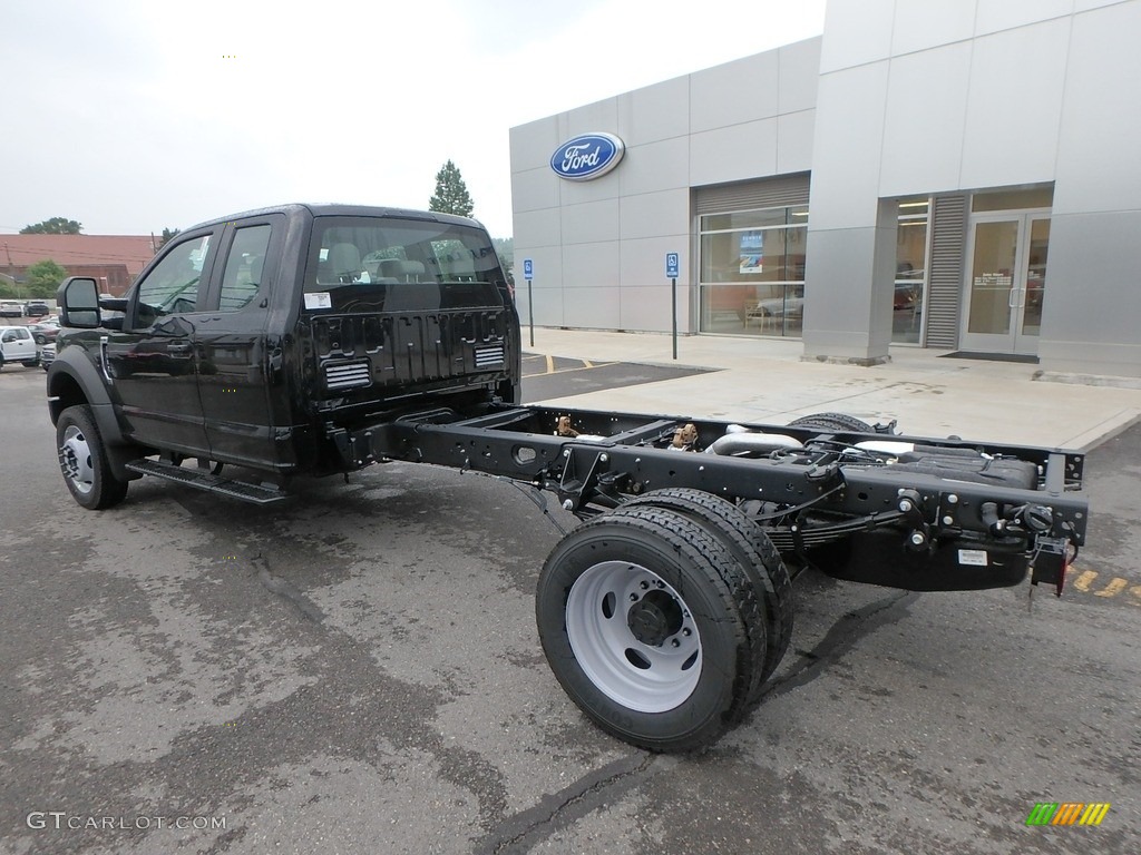 2019 F550 Super Duty XL SuperCab 4x4 Chassis - Black / Earth Gray photo #9