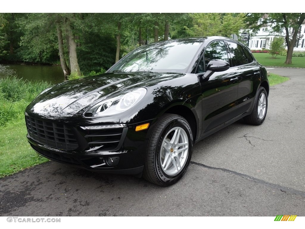 Black 2018 Porsche Macan Standard Macan Model Exterior Photo #128473775