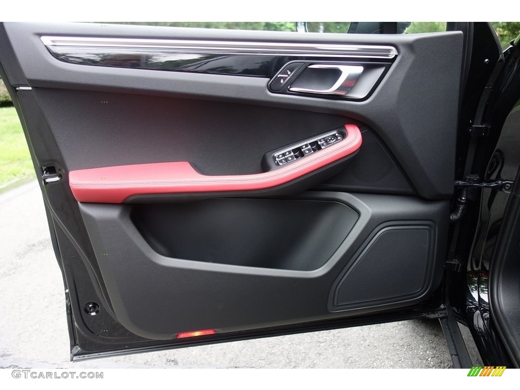 2018 Porsche Macan Standard Macan Model Black/Garnet Red Door Panel Photo #128473826