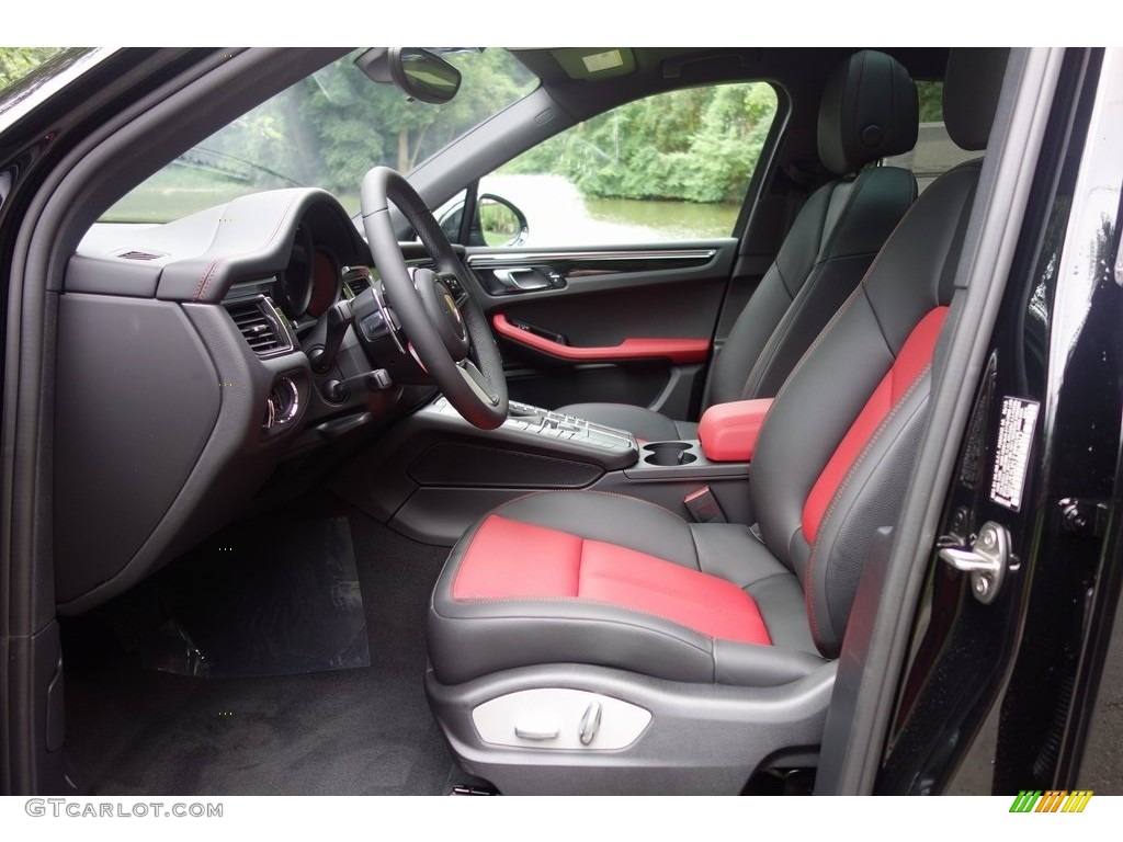 Black/Garnet Red Interior 2018 Porsche Macan Standard Macan Model Photo #128473838