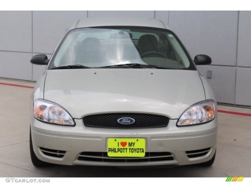 2006 Taurus SE - Arizona Beige Metallic / Medium/Dark Pebble Beige photo #2