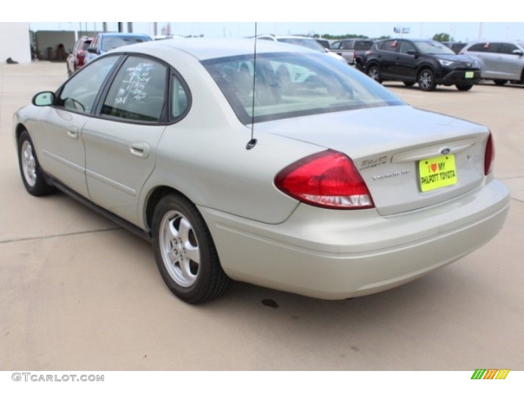 2006 Taurus SE - Arizona Beige Metallic / Medium/Dark Pebble Beige photo #6