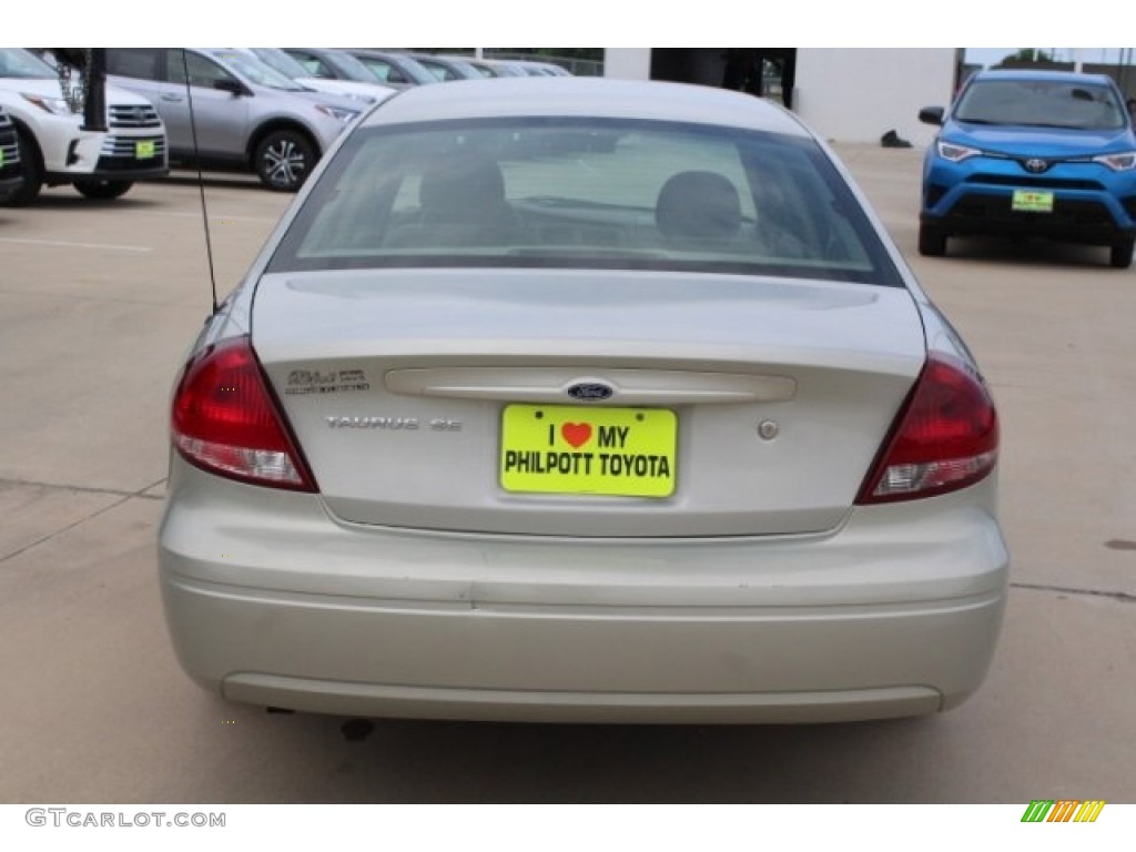 2006 Taurus SE - Arizona Beige Metallic / Medium/Dark Pebble Beige photo #7