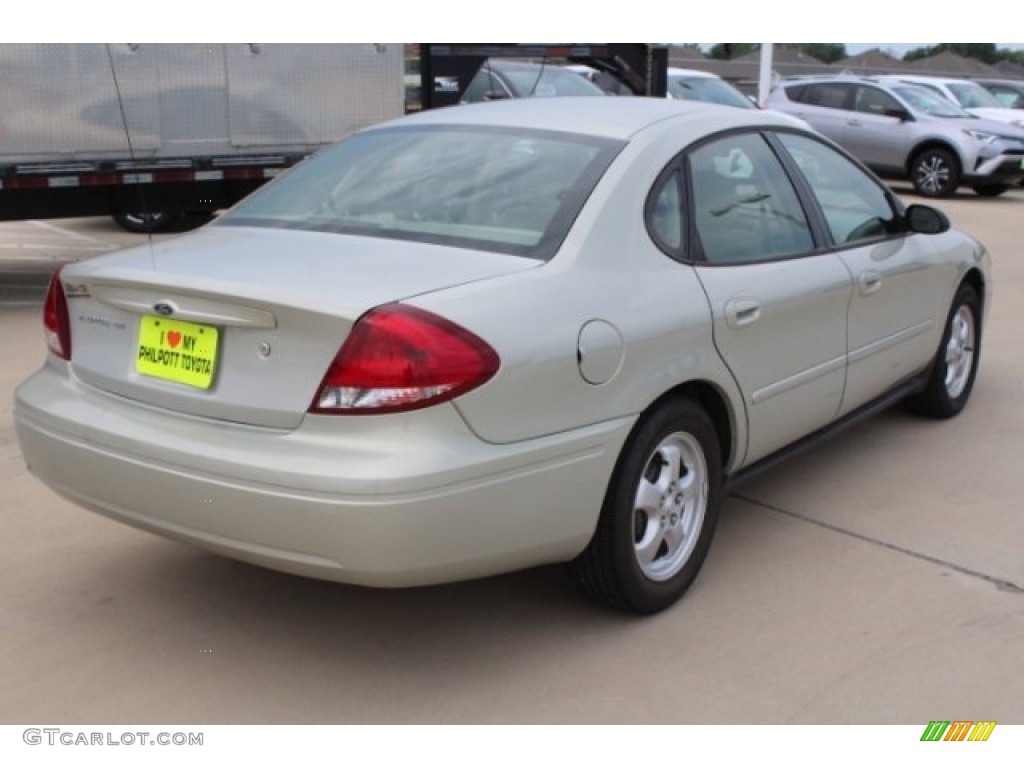 2006 Taurus SE - Arizona Beige Metallic / Medium/Dark Pebble Beige photo #8