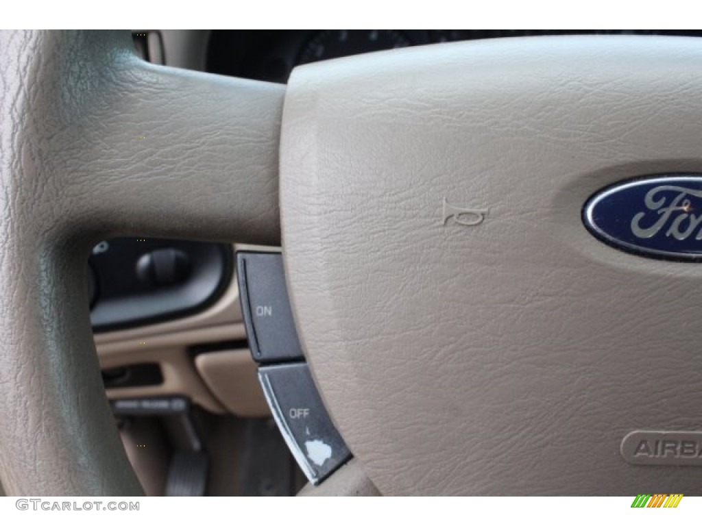 2006 Taurus SE - Arizona Beige Metallic / Medium/Dark Pebble Beige photo #17