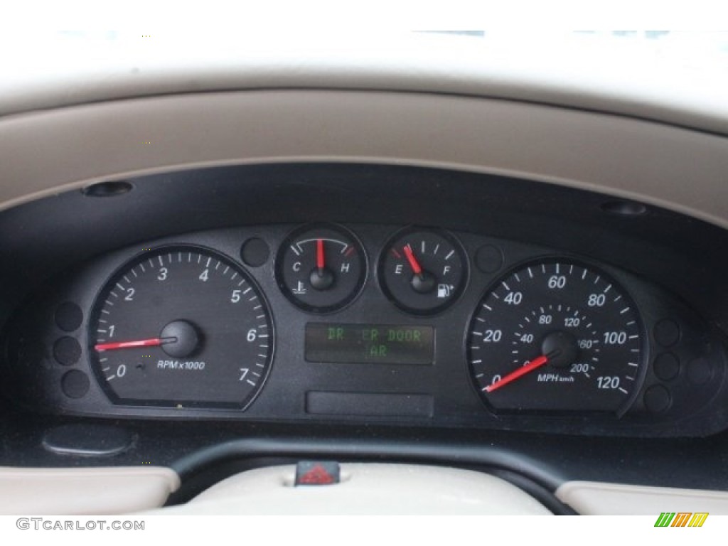 2006 Taurus SE - Arizona Beige Metallic / Medium/Dark Pebble Beige photo #19