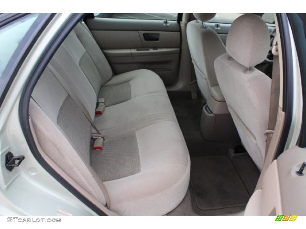 2006 Taurus SE - Arizona Beige Metallic / Medium/Dark Pebble Beige photo #26