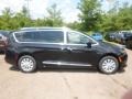 2018 Brilliant Black Crystal Pearl Chrysler Pacifica Touring L  photo #6