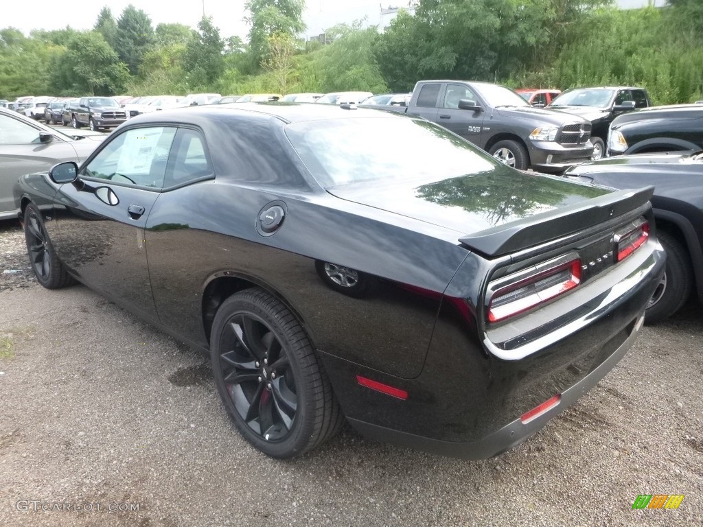 2018 Challenger R/T - Pitch Black / Black photo #3