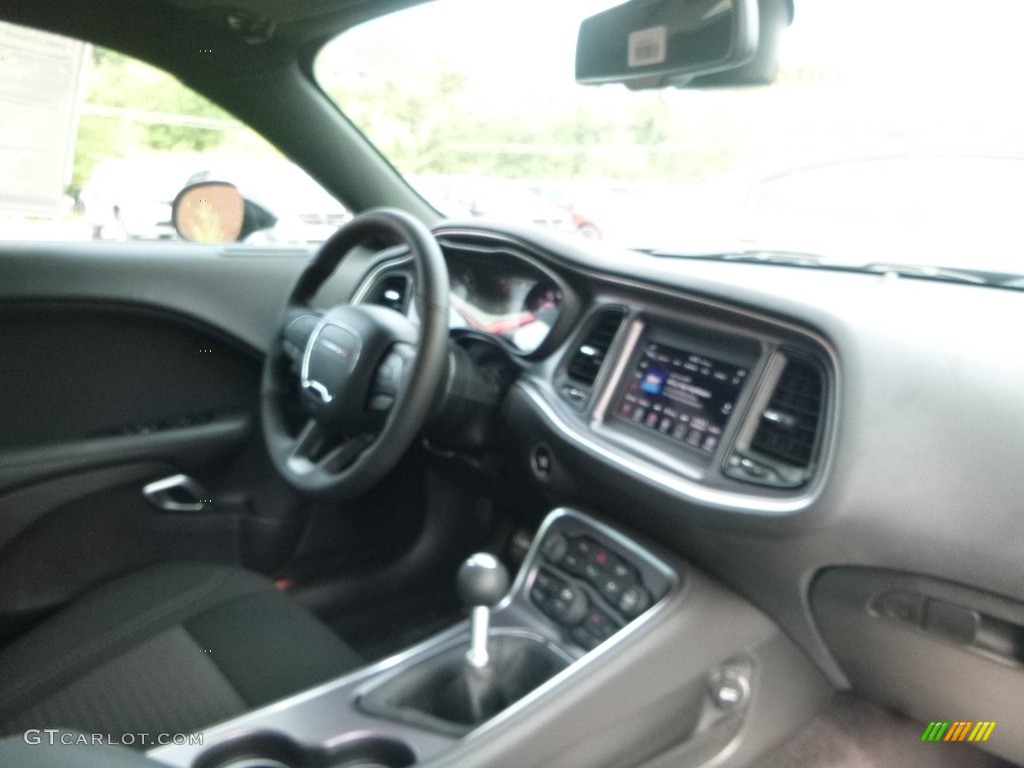 2018 Challenger R/T - Pitch Black / Black photo #11