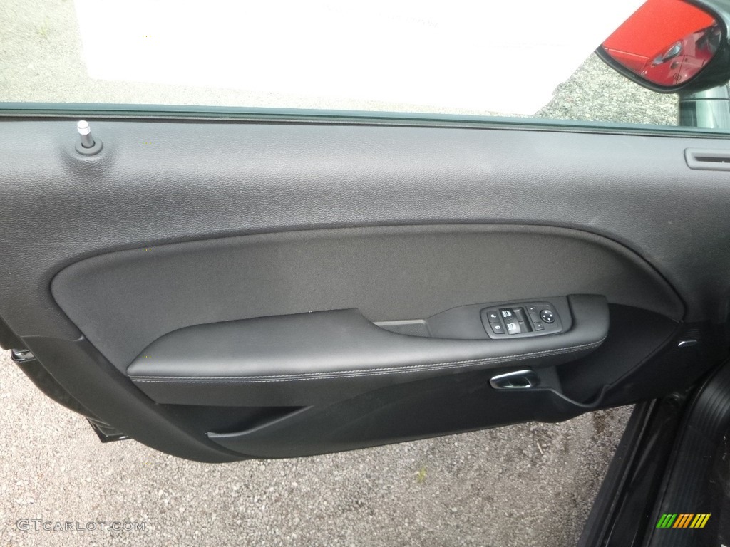 2018 Challenger R/T - Pitch Black / Black photo #14