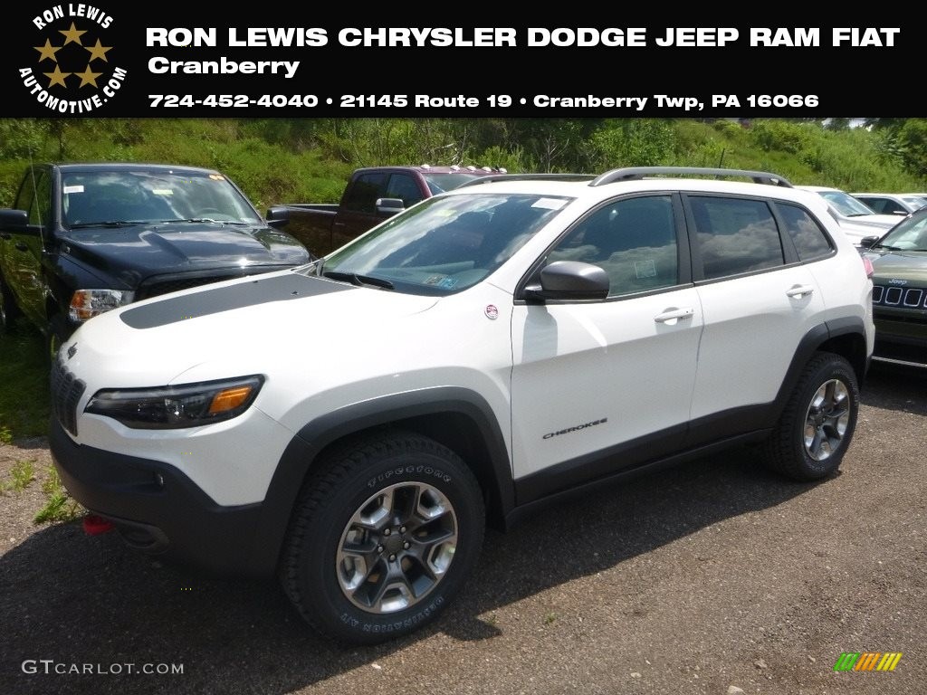 2019 Cherokee Trailhawk 4x4 - Bright White / Black photo #1