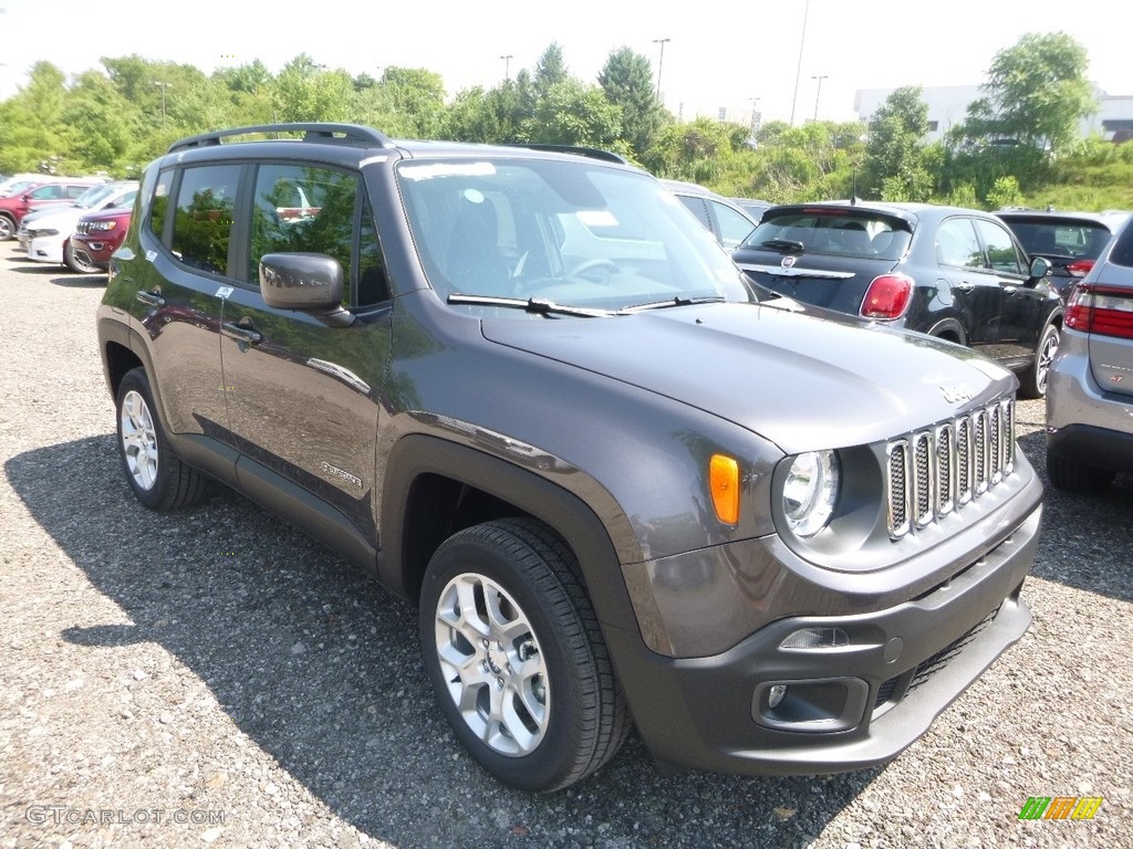 2018 Renegade Latitude 4x4 - Granite Crystal Metallic / Black photo #7