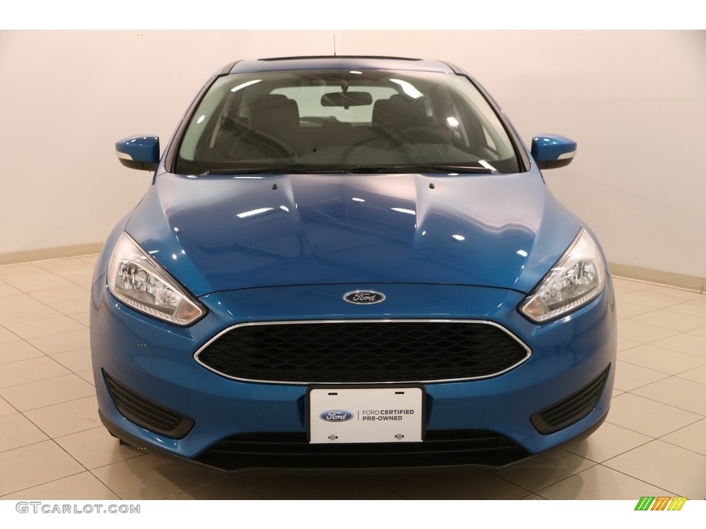 2015 Focus SE Hatchback - Blue Candy Metallic / Charcoal Black photo #2