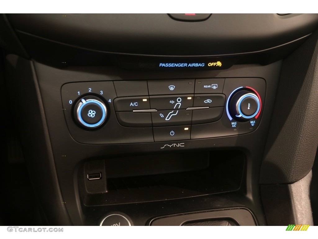 2015 Focus SE Hatchback - Blue Candy Metallic / Charcoal Black photo #11