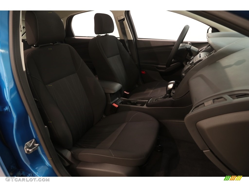 2015 Focus SE Hatchback - Blue Candy Metallic / Charcoal Black photo #13
